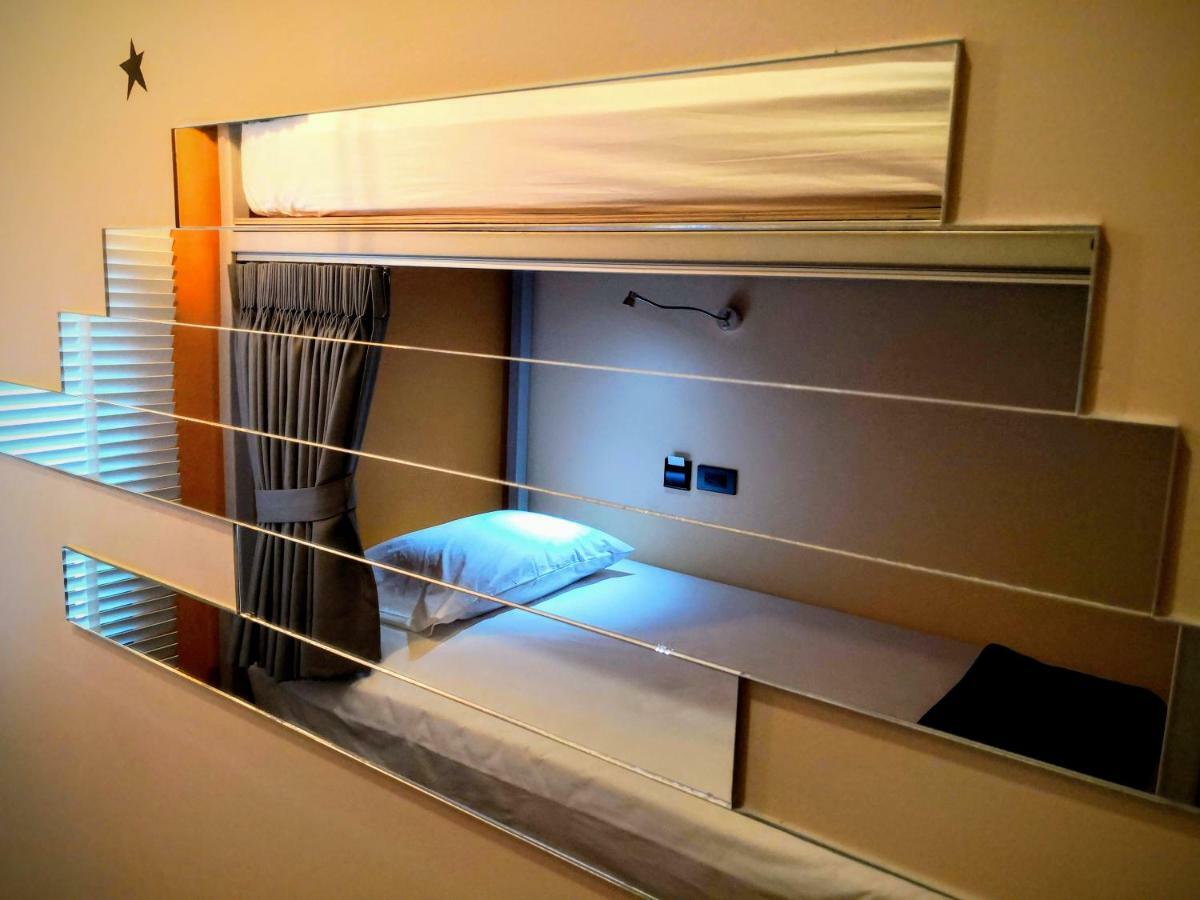 Asleep By Lantana Hostel Pattaya ภายนอก รูปภาพ