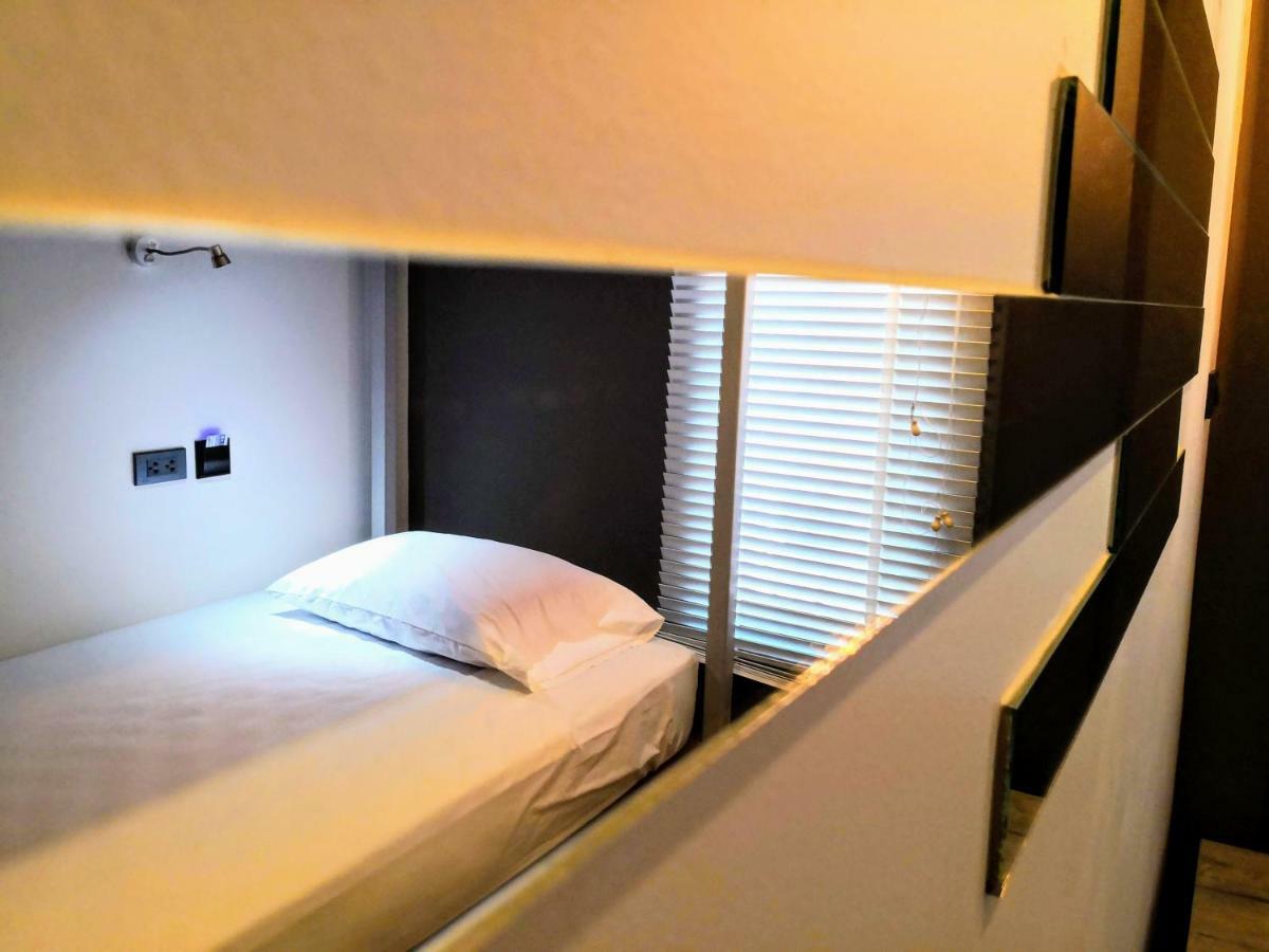 Asleep By Lantana Hostel Pattaya ภายนอก รูปภาพ